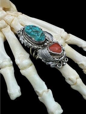 Vintage Sterling Early Navajo Turquoise & Red Mediterranean Coral Ring size 7